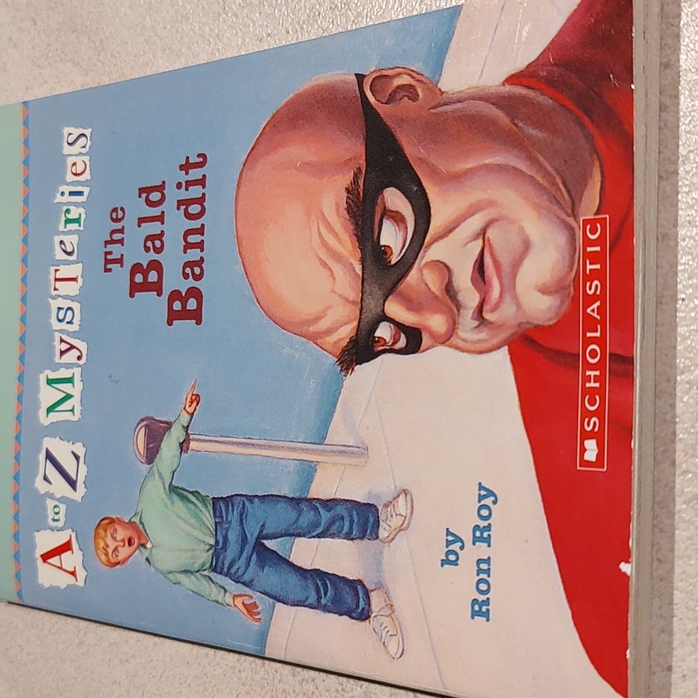 The Bald Bandit A to Z Mysteries Paperback by Ron Roy Printed USA 1997 Gurney